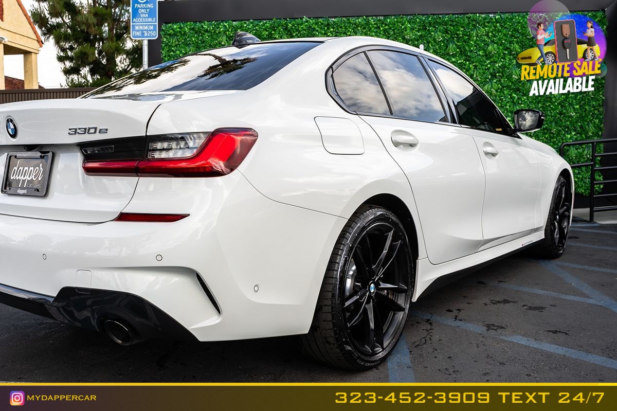 2021 BMW 3 Series 330e - Photo 7