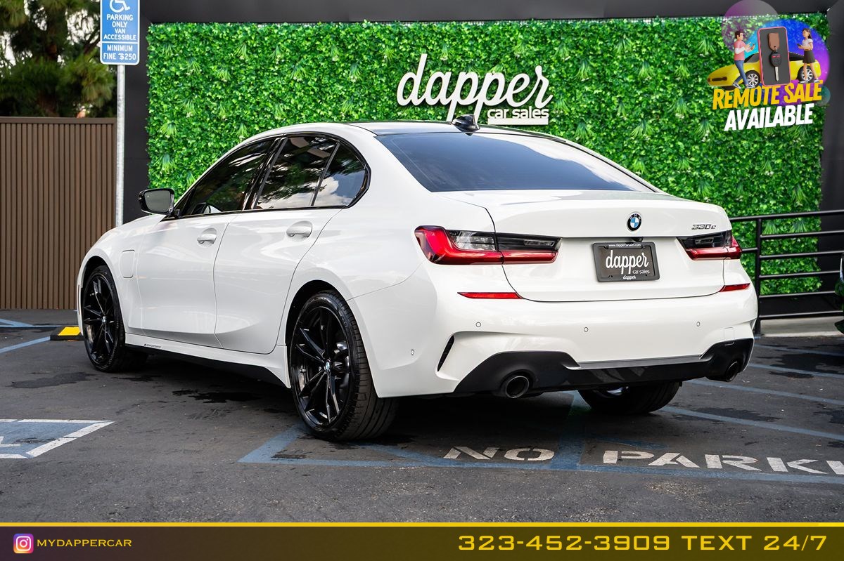 2021 BMW 3 Series 330e - Photo 8