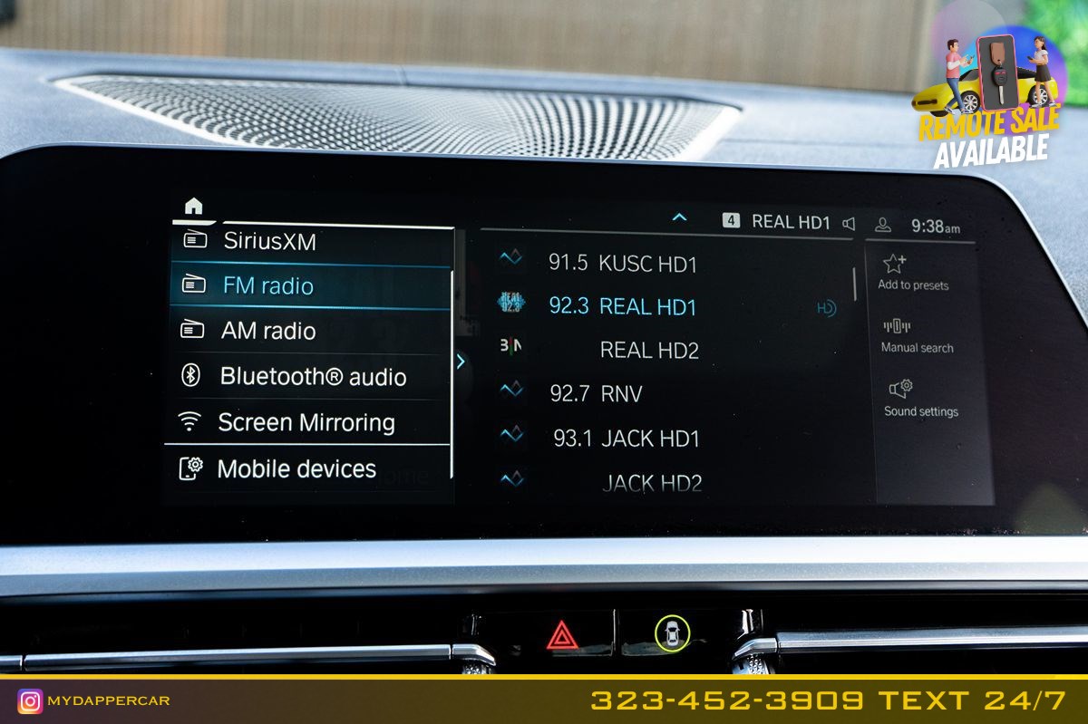 2021 BMW 3 Series 330e - Photo 34