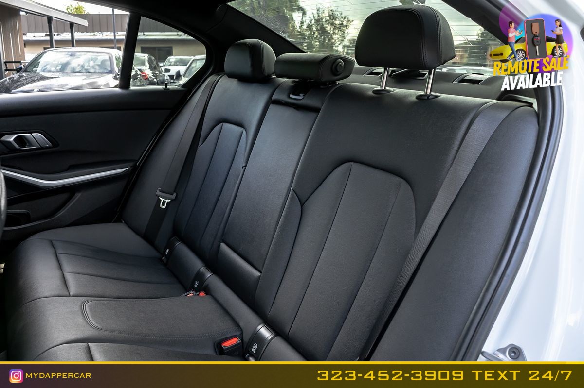2021 BMW 3 Series 330e - Photo 17