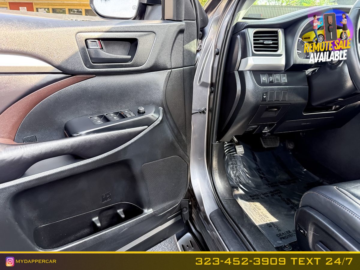 2019 Toyota Highlander XLE - Photo 12