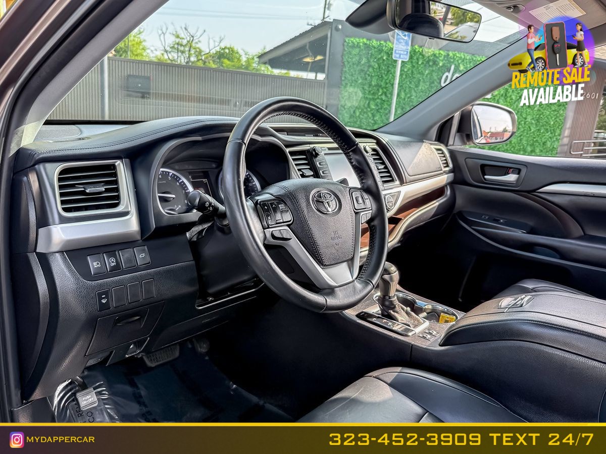 2019 Toyota Highlander XLE - Photo 11