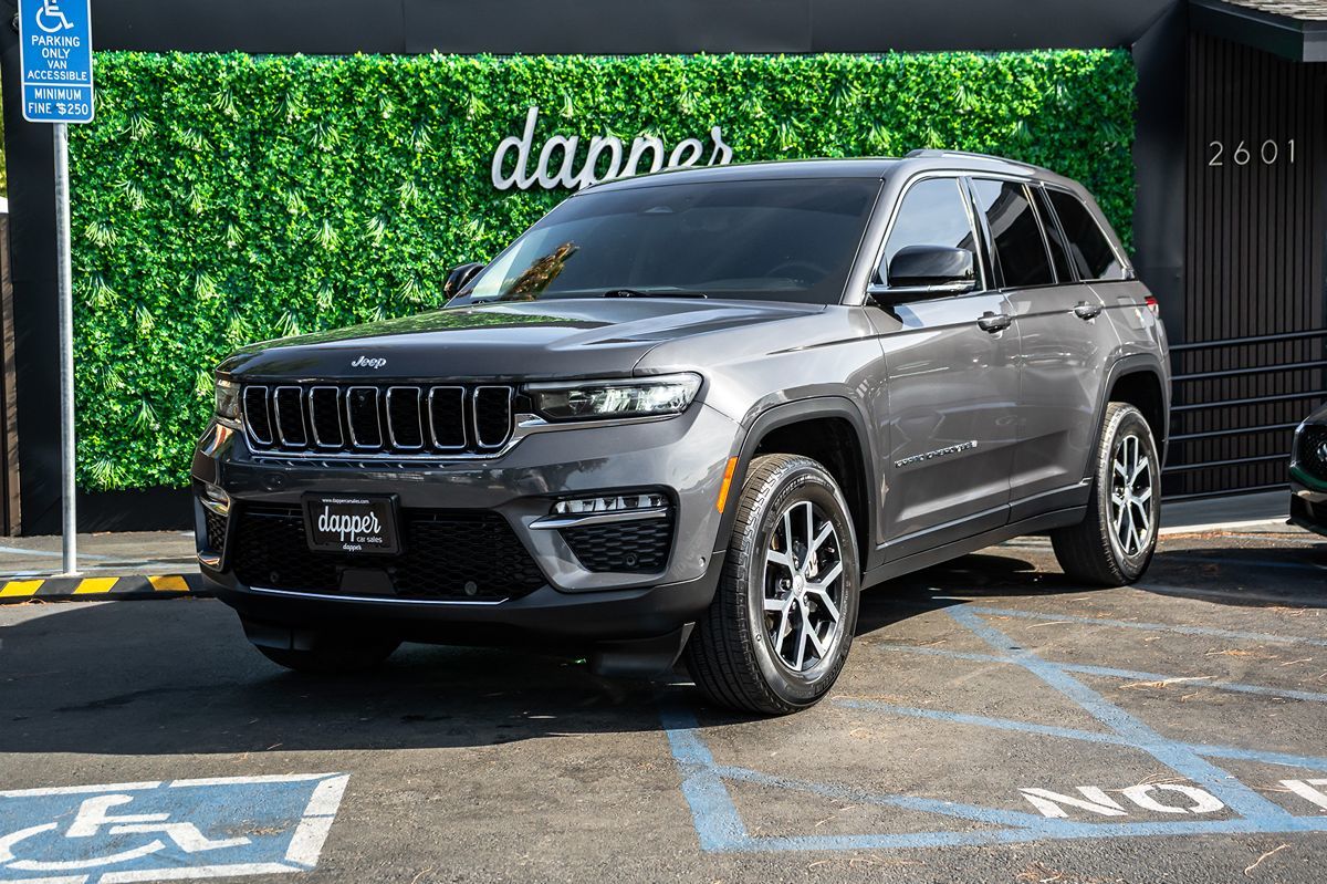 Jeep Grand Cherokee photo 2
