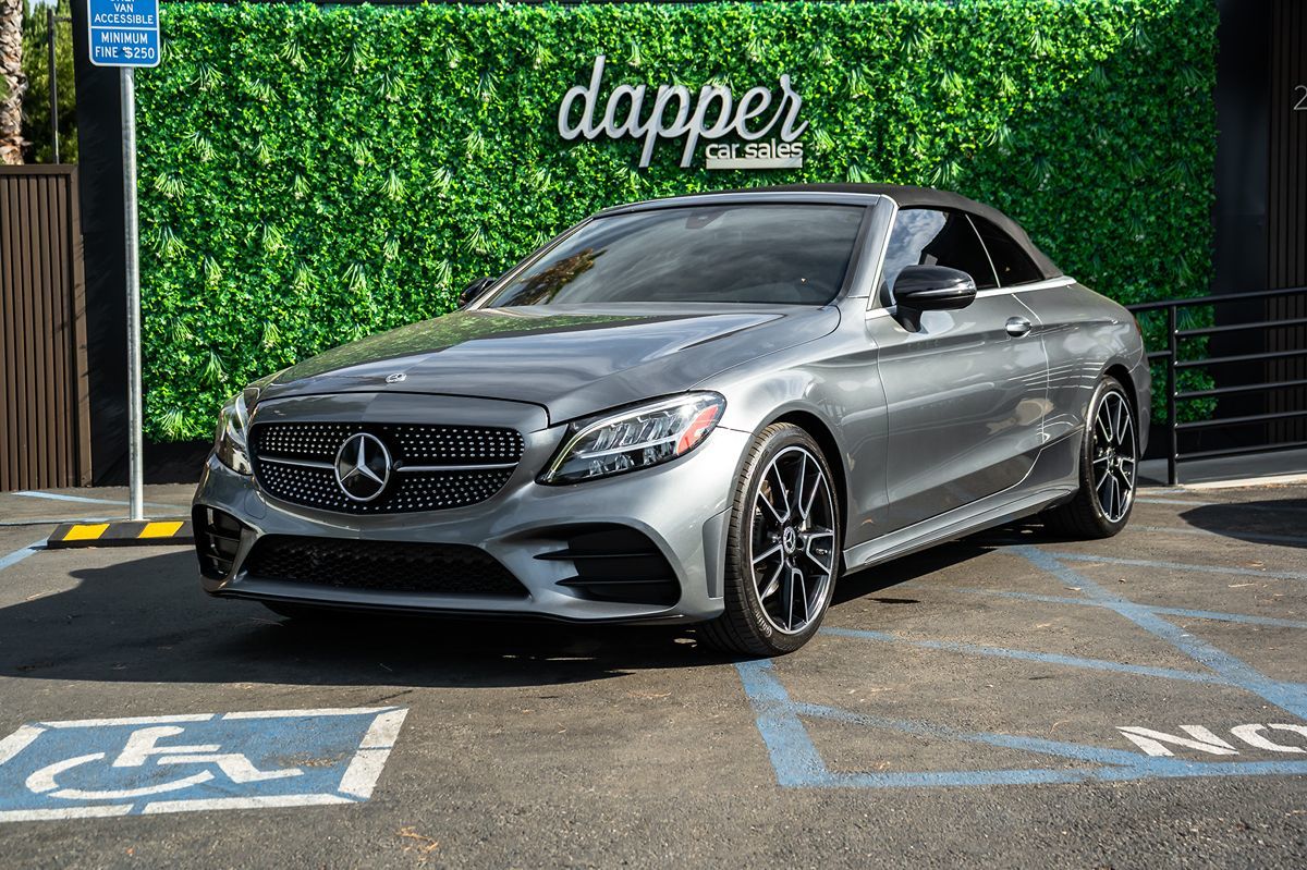 Mercedes-Benz C300 photo 2
