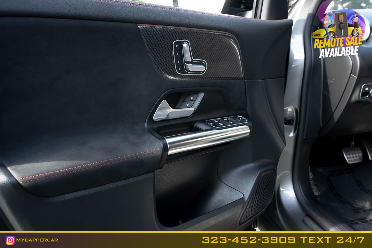 Mercedes-Benz GLA 250 photo 12