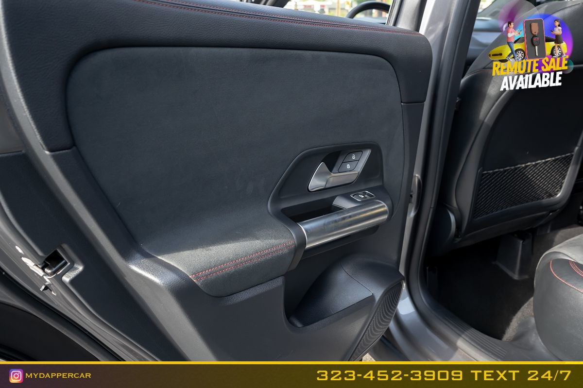 Mercedes-Benz GLA 250 photo 15