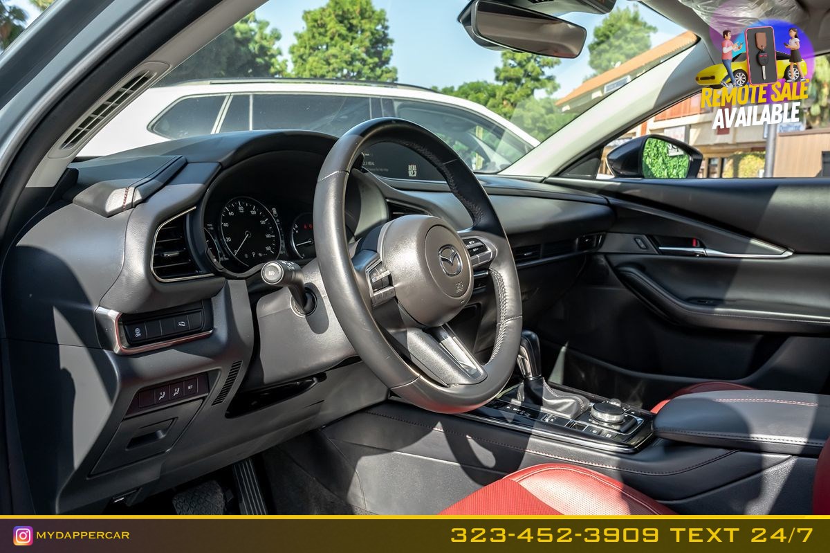 Mazda CX-30 photo 12
