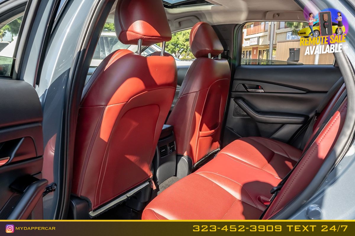 Mazda CX-30 photo 16