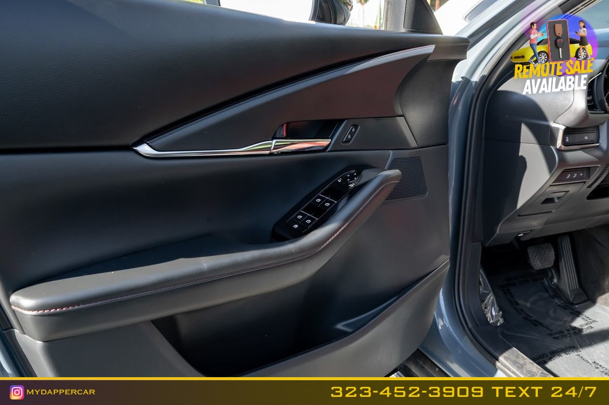 Mazda CX-30 photo 13