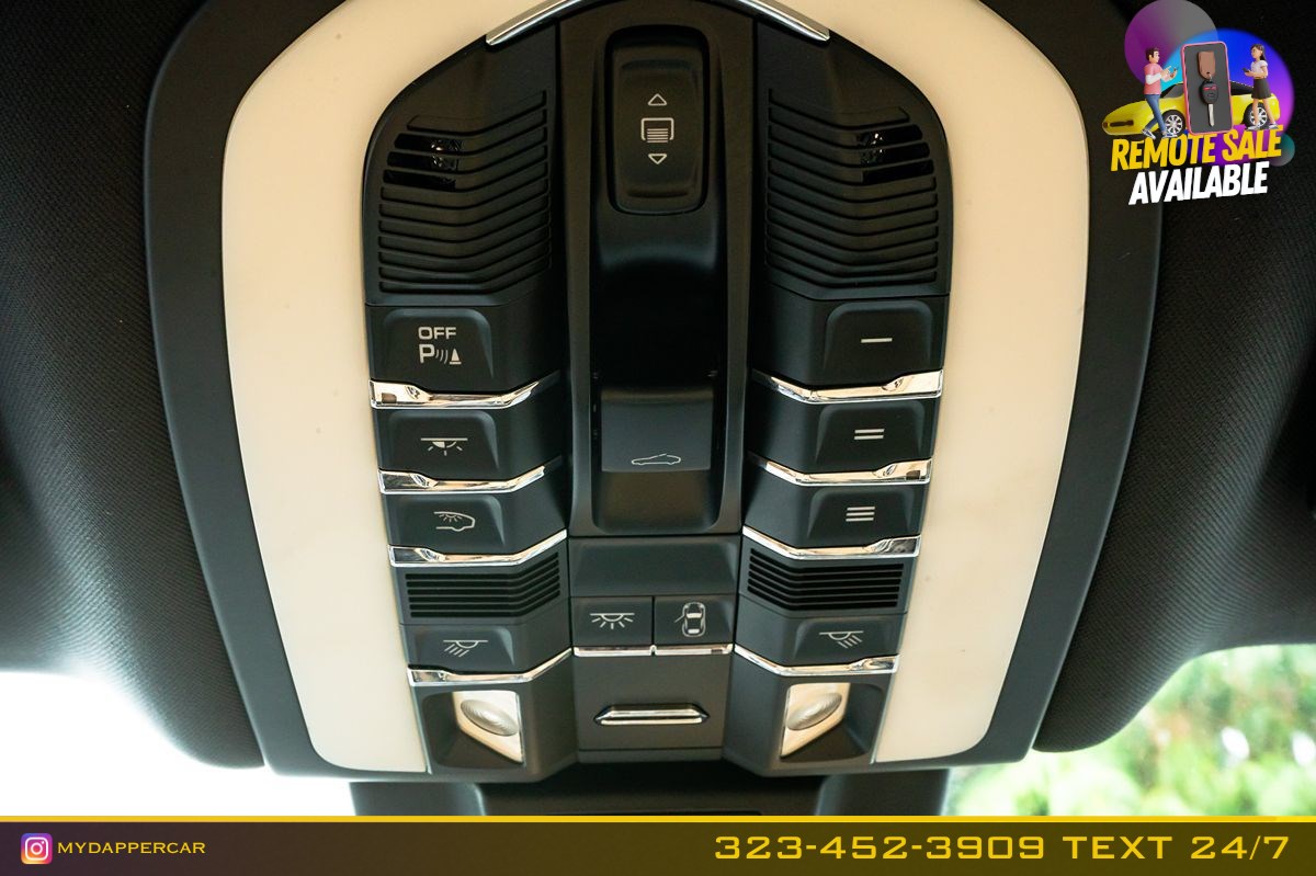 Porsche Macan photo 25