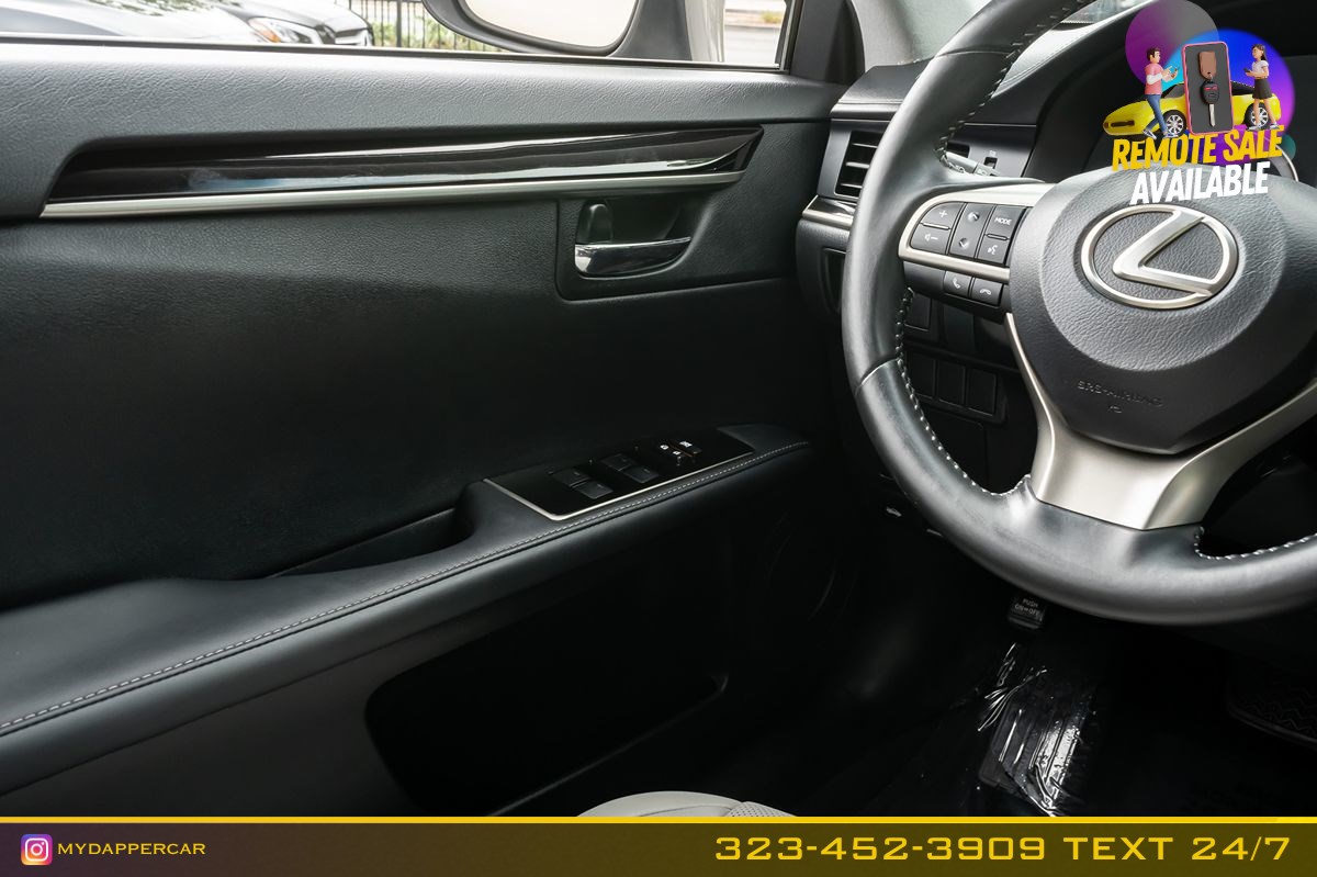 Lexus ES photo 20