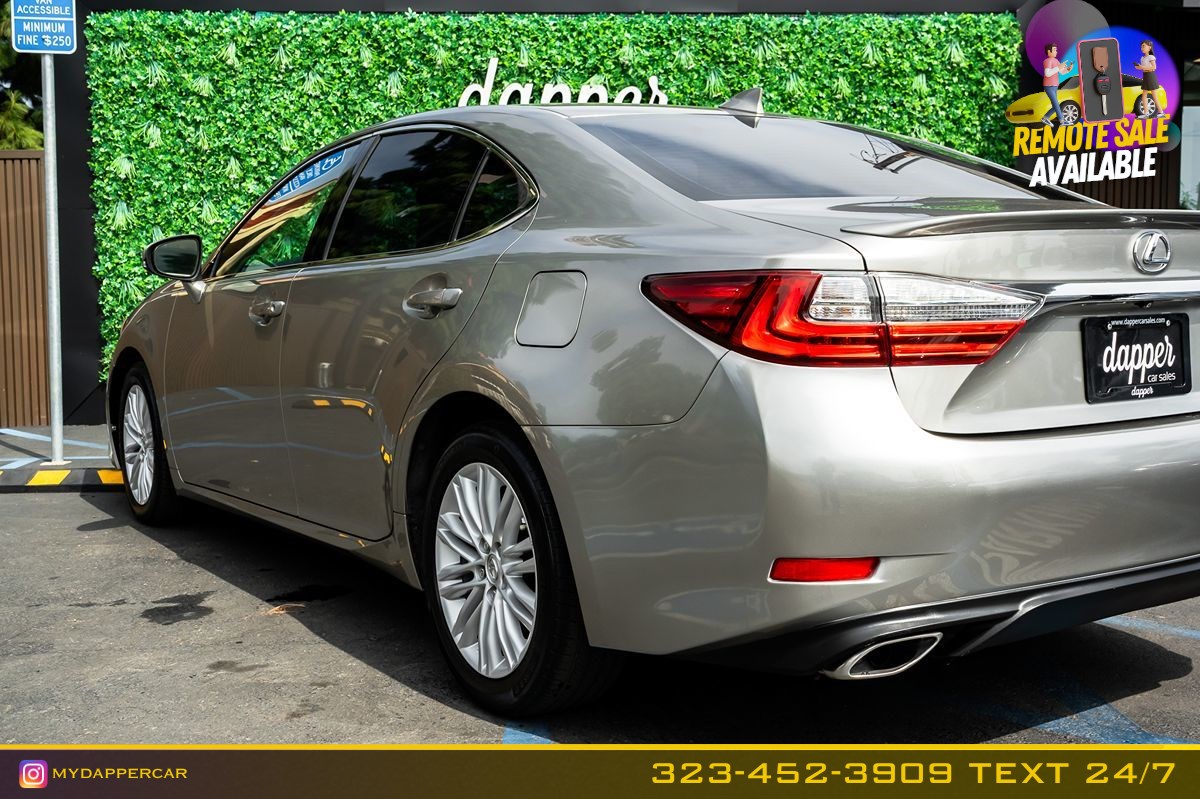 Lexus ES photo 10