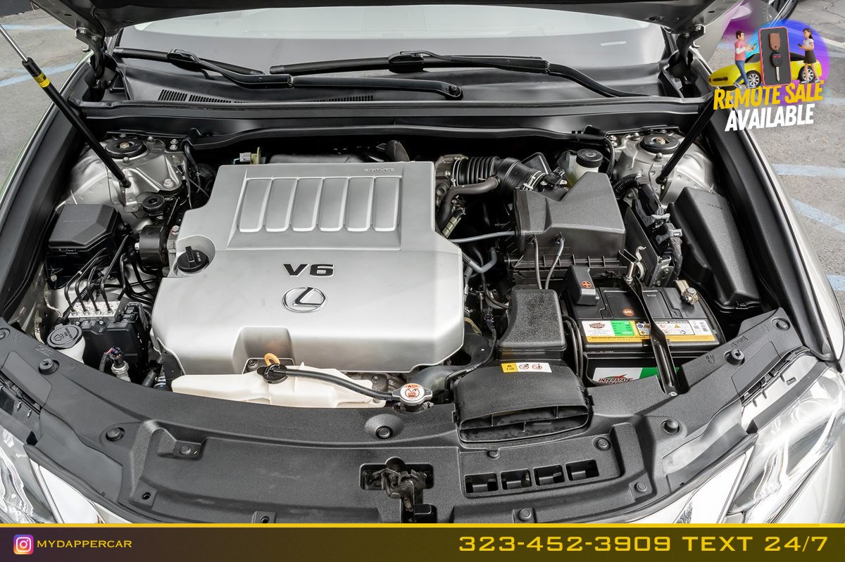 Lexus ES photo 19