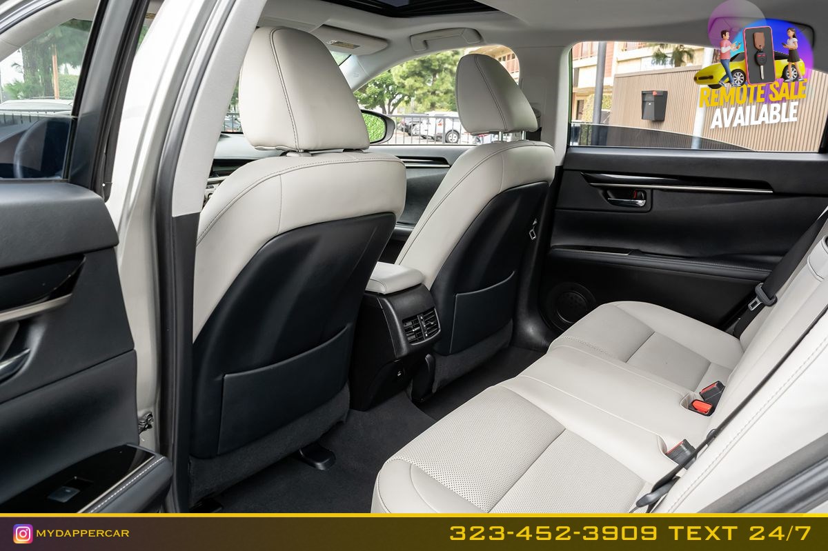 Lexus ES photo 15