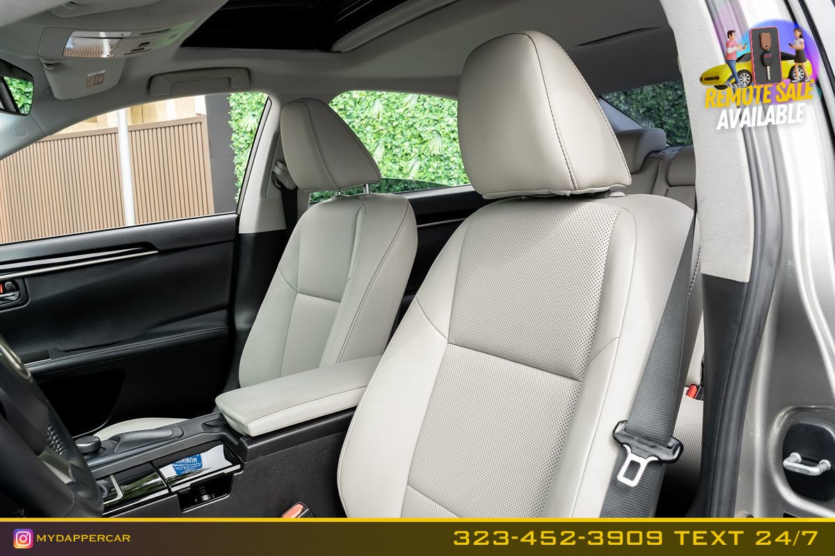 Lexus ES photo 13