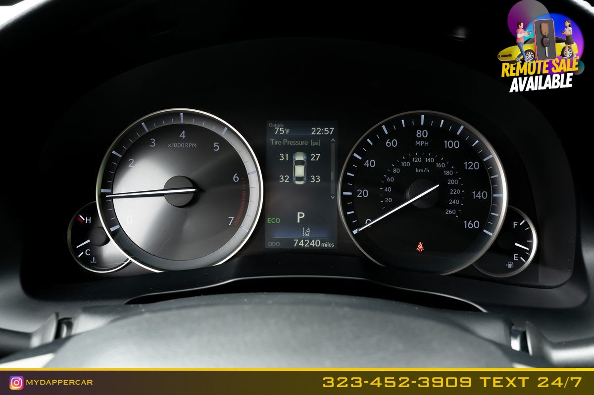 Lexus ES photo 26