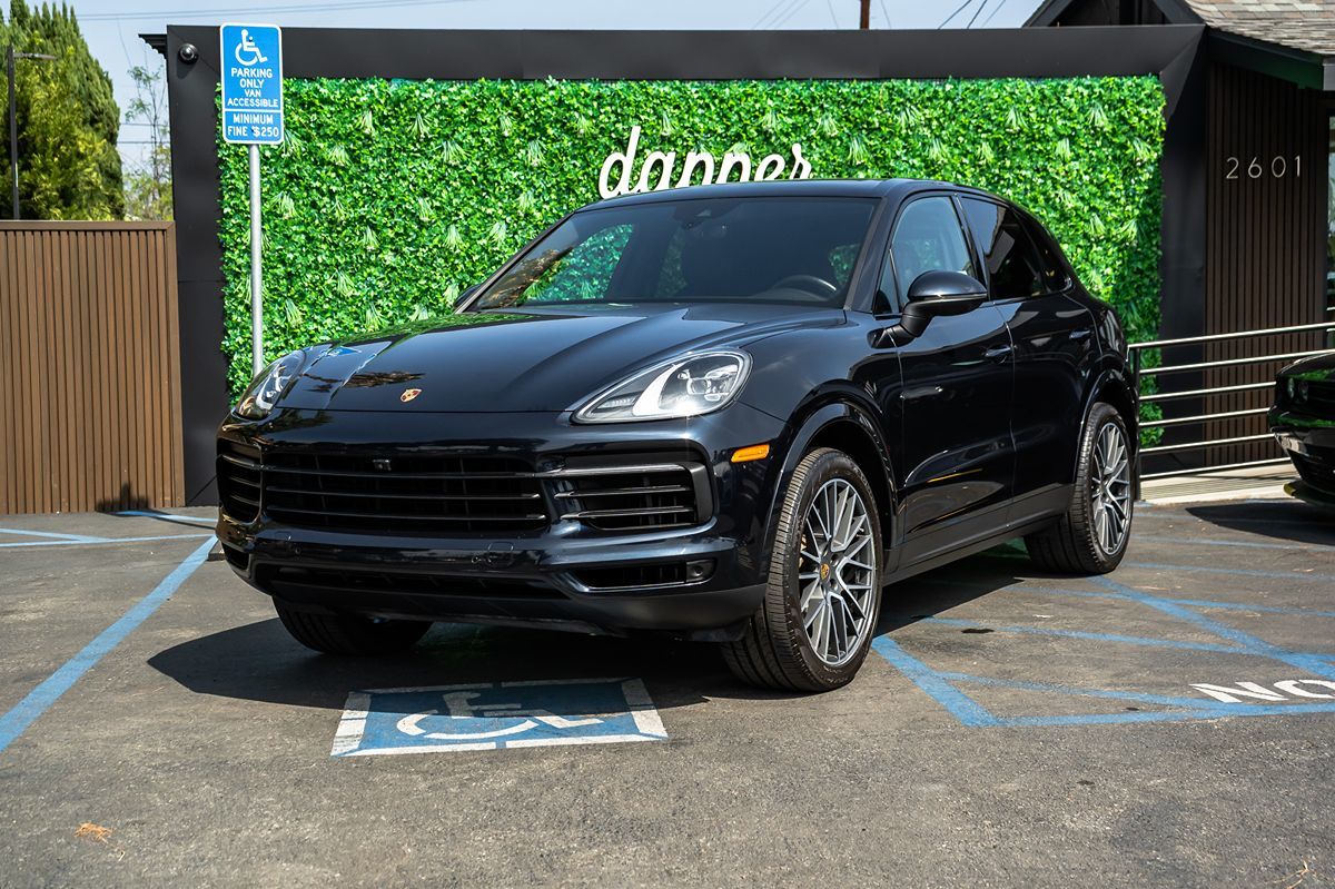 Porsche Cayenne photo 2