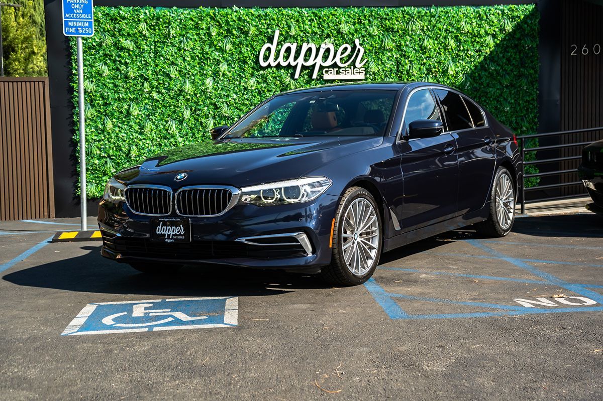 BMW 5 Series photo 2