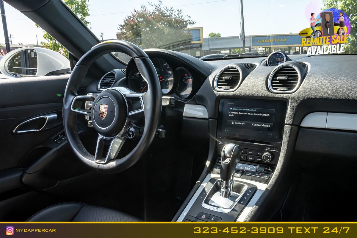 Porsche 718 Cayman photo 16
