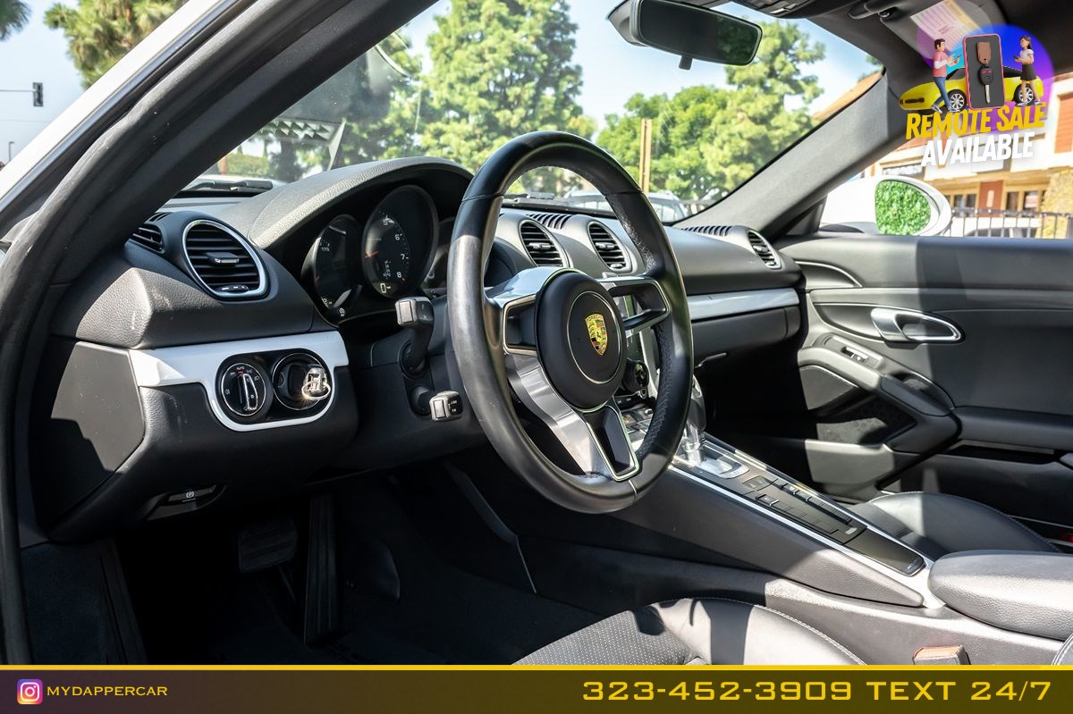 Porsche 718 Cayman photo 11