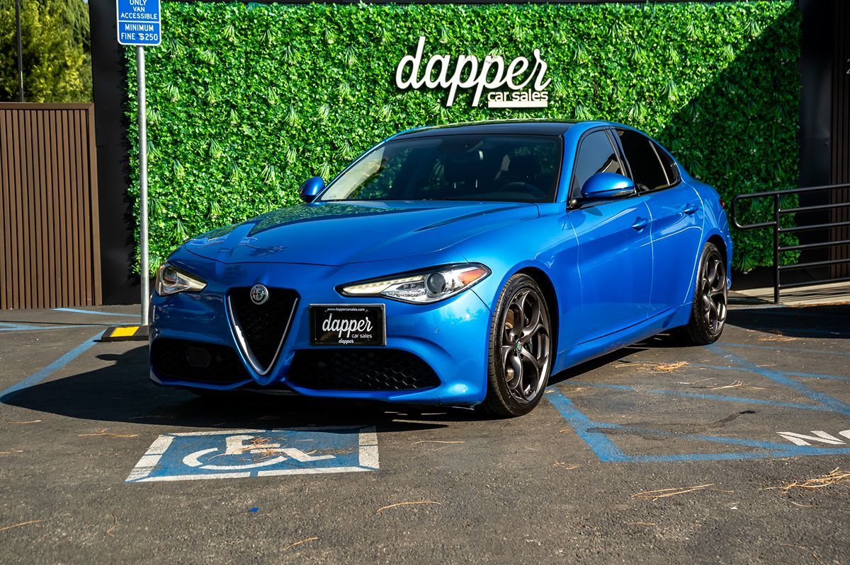 Alfa Romeo Giulia photo 2