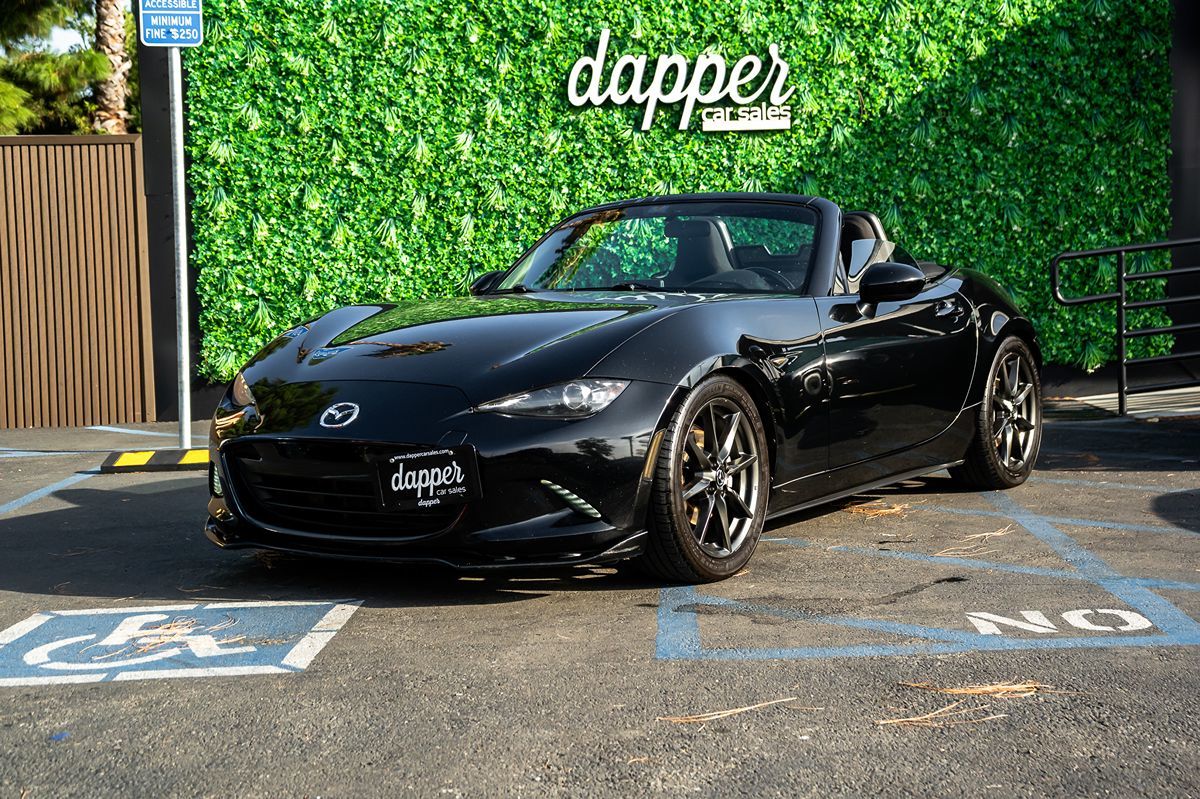 Mazda MX-5 photo 2