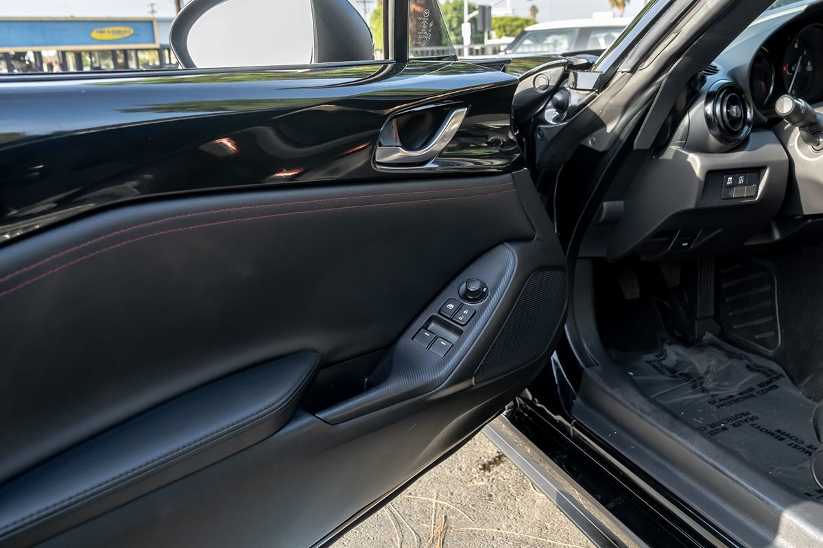 Mazda MX-5 photo 13