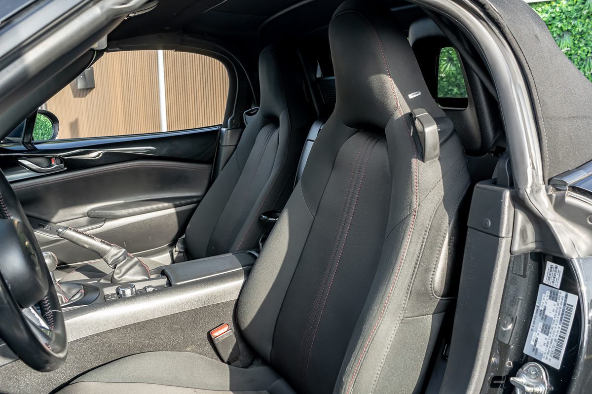 Mazda MX-5 photo 14
