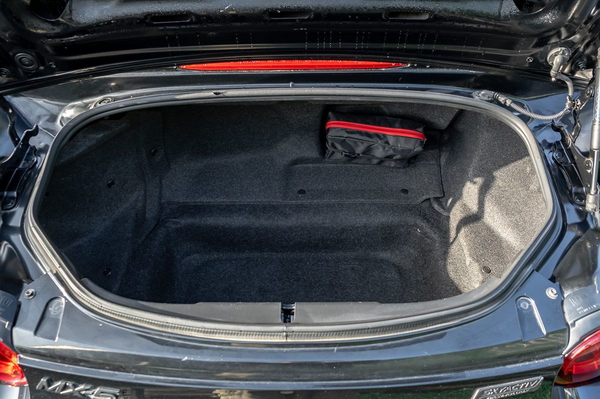 Mazda MX-5 photo 15