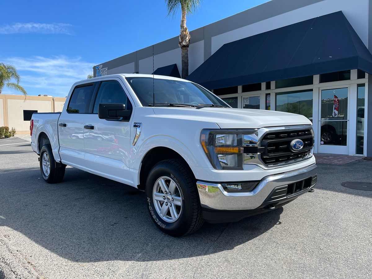 2023 Ford F-150 XLT photo 3