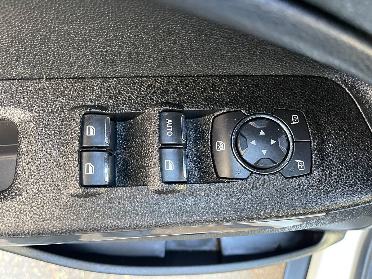 2020 Ford EcoSport SE photo 17