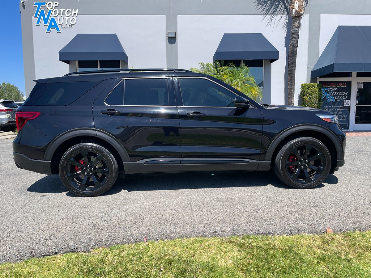 2020 Ford Explorer ST photo 4
