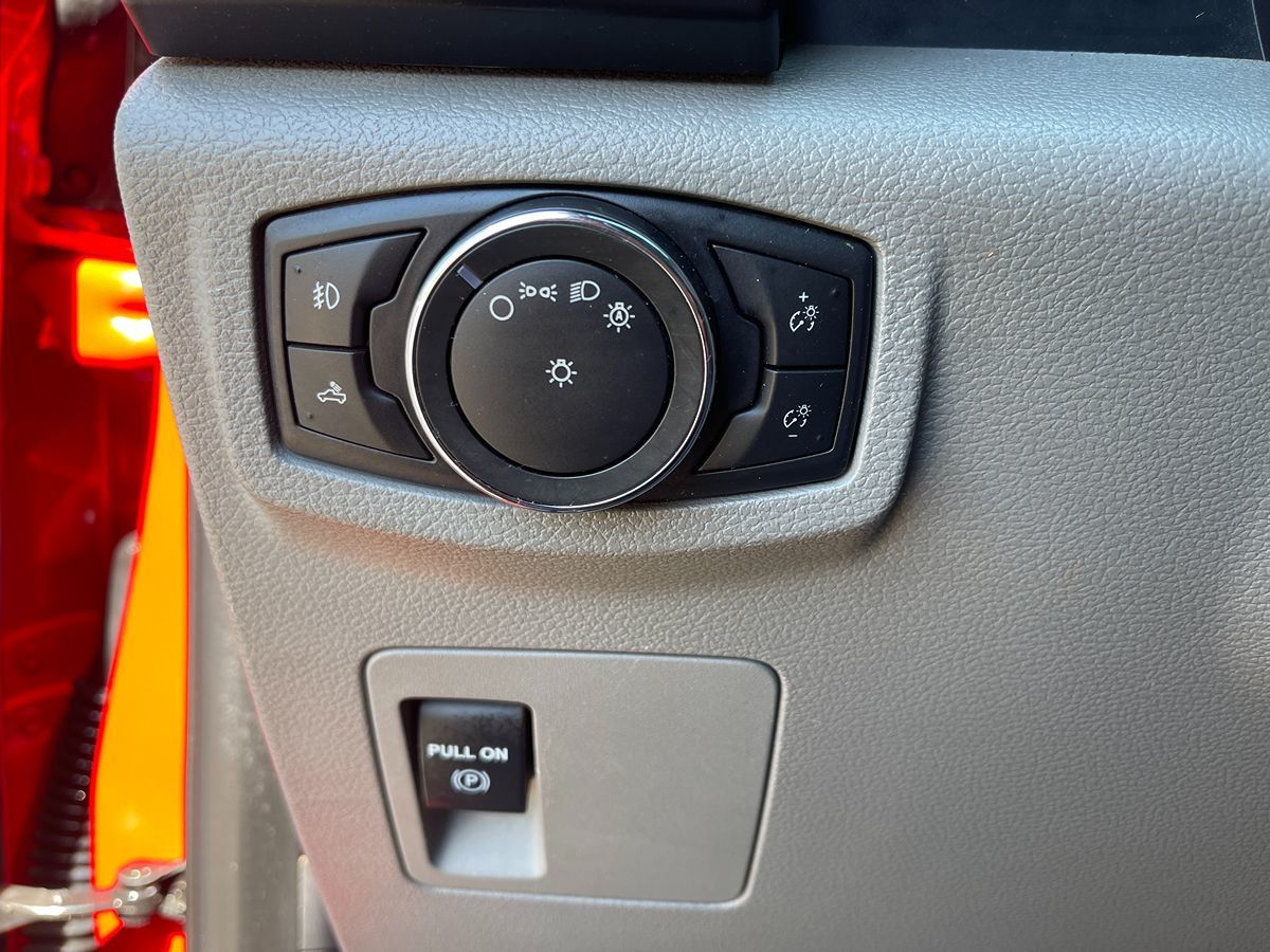 2016 Ford F-150 XL photo 25