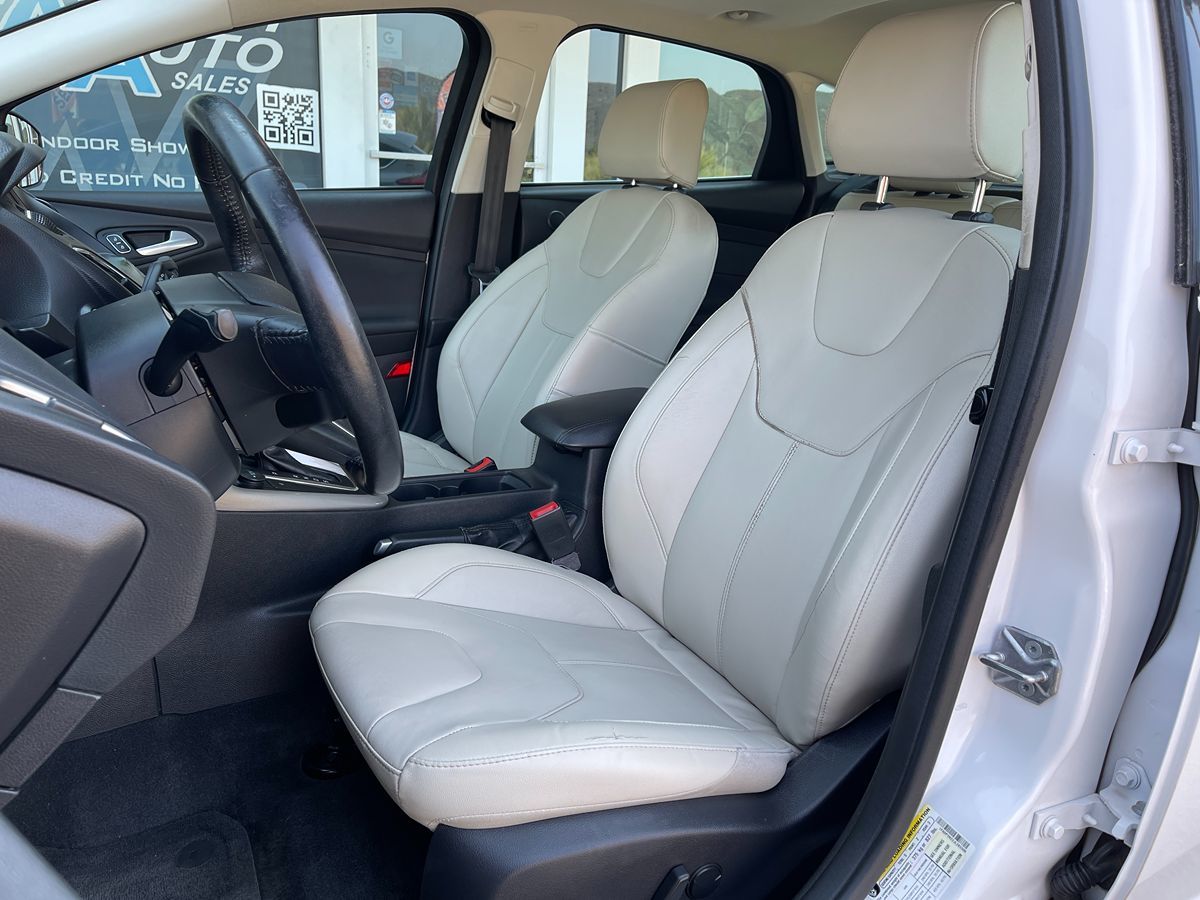 2018 Ford Focus Titanium photo 15