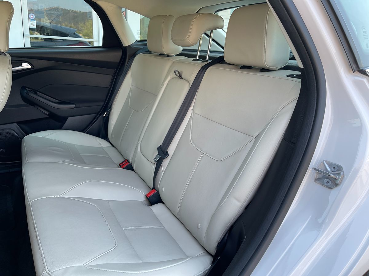 2018 Ford Focus Titanium photo 19