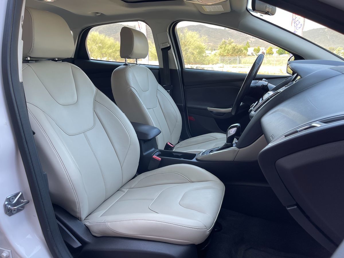 2018 Ford Focus Titanium photo 21