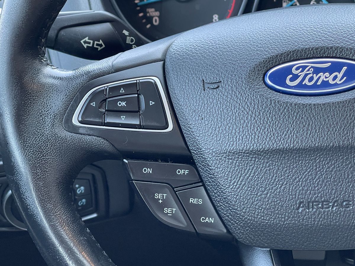 2018 Ford Focus Titanium photo 26