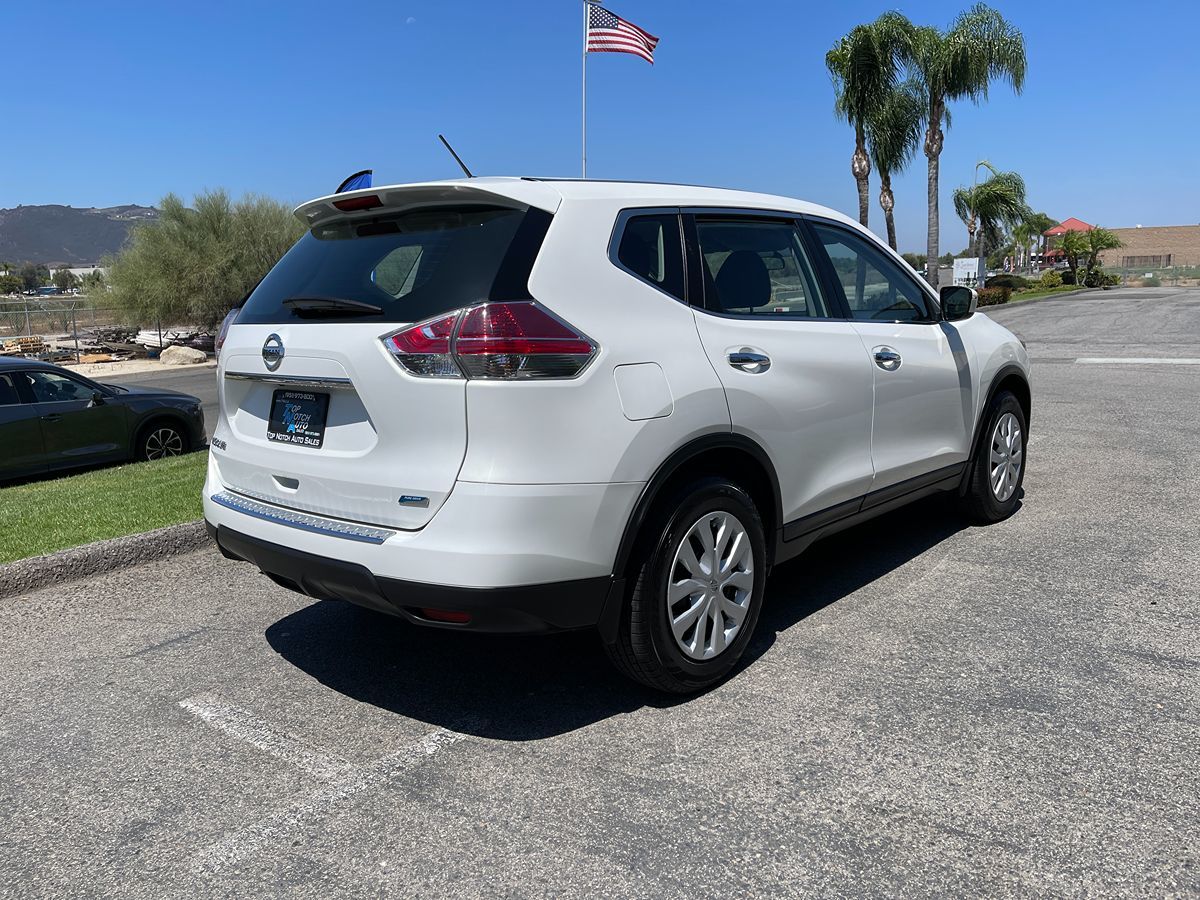 2014 Nissan Rogue S photo 2
