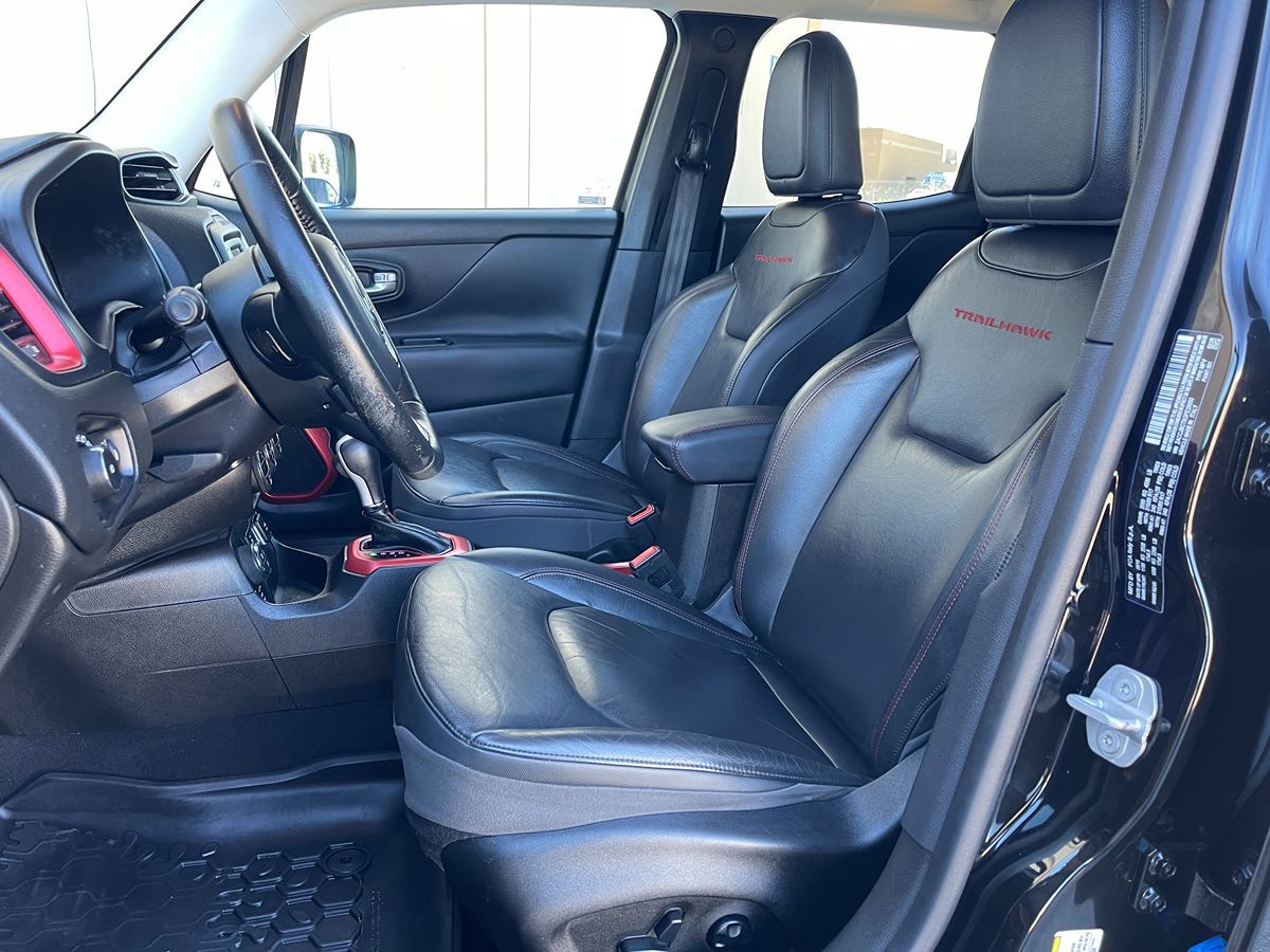 2016 Jeep Renegade Trailhawk photo 14