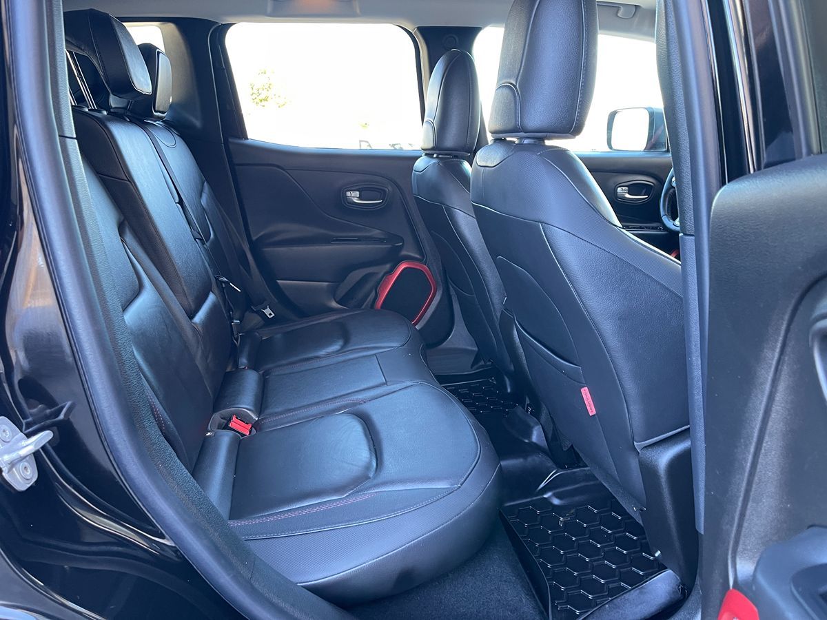 2016 Jeep Renegade Trailhawk photo 20