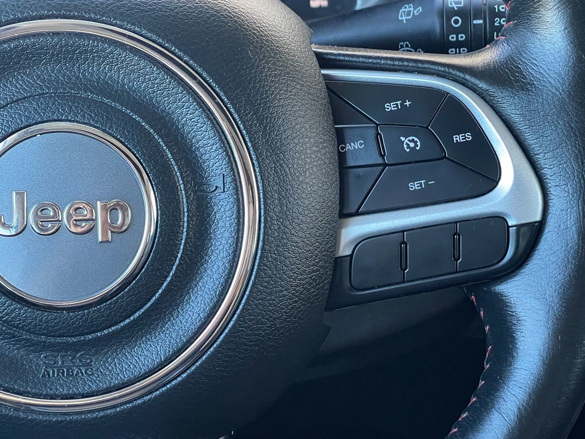 2016 Jeep Renegade Trailhawk photo 27