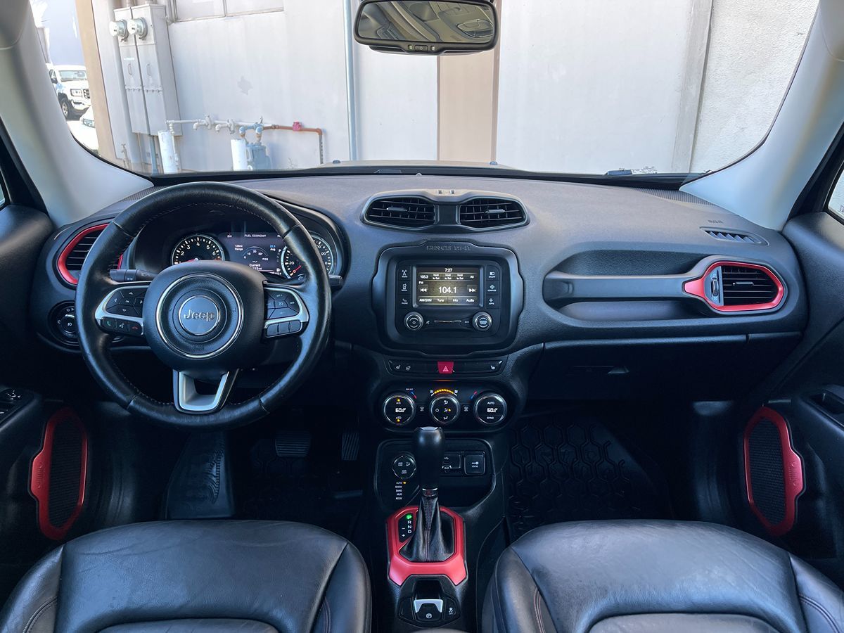2016 Jeep Renegade Trailhawk photo 11