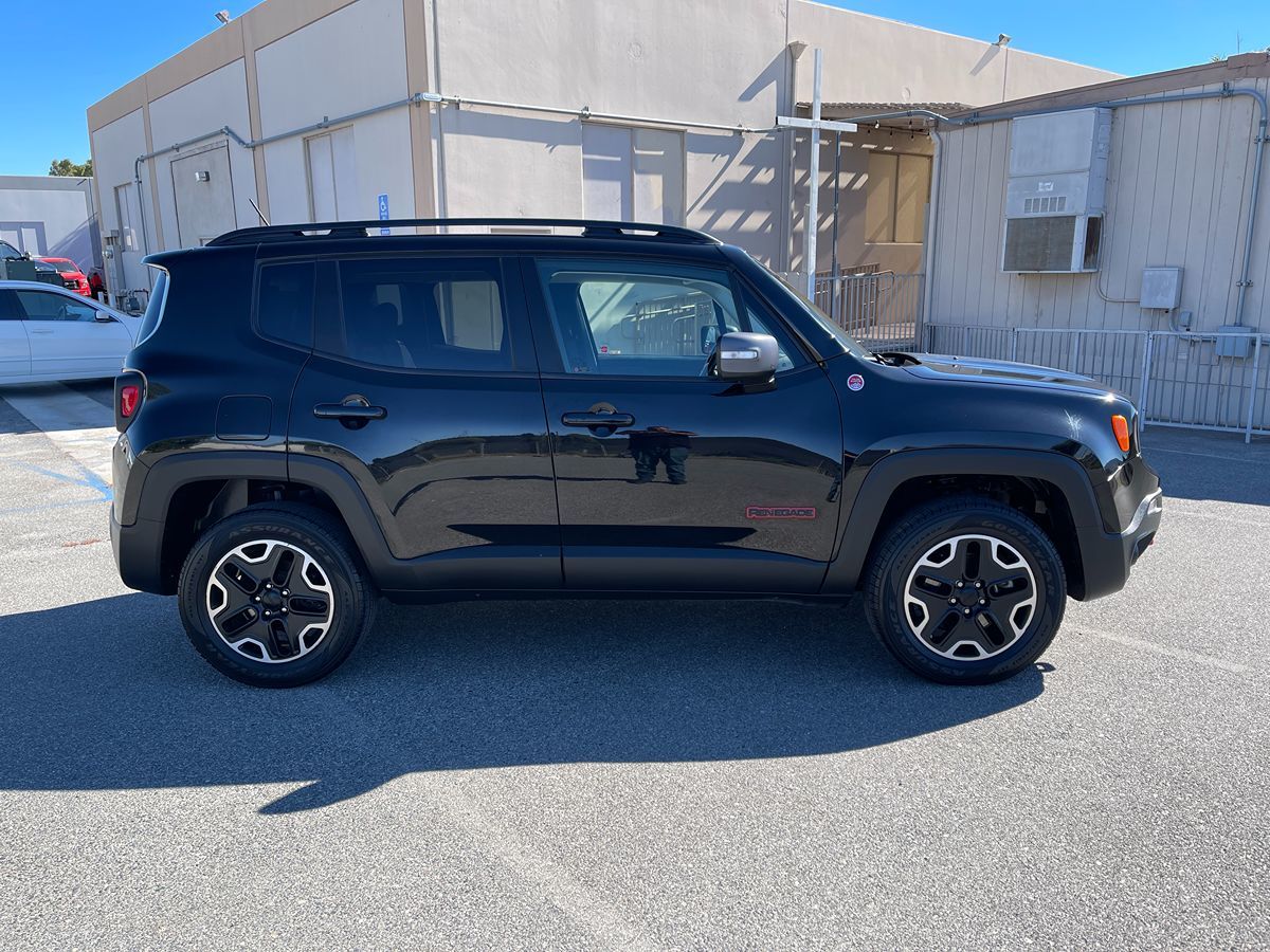 2016 Jeep Renegade Trailhawk photo 4