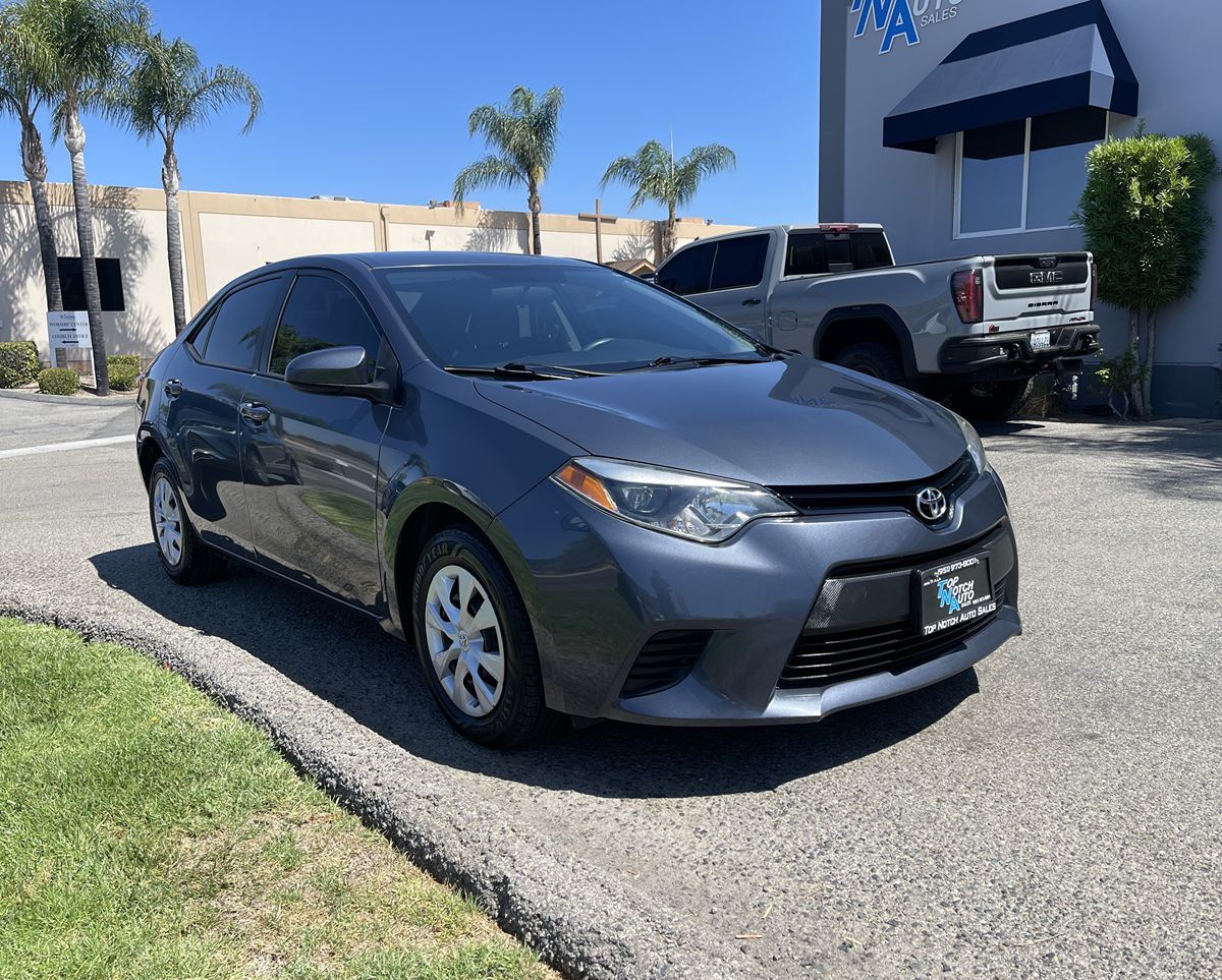 2016 Toyota Corolla L photo 2
