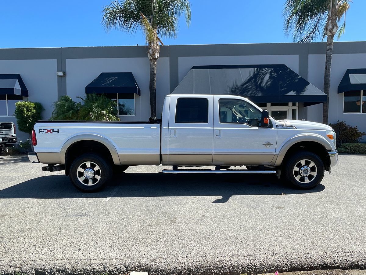 2011 Ford F-350 Lariat photo 4