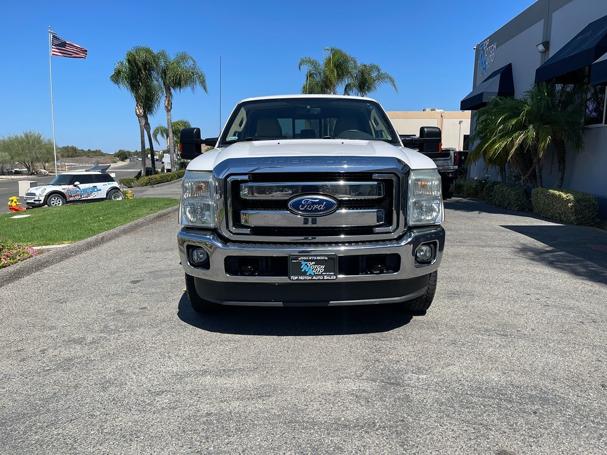 2011 Ford F-350 Lariat photo 2