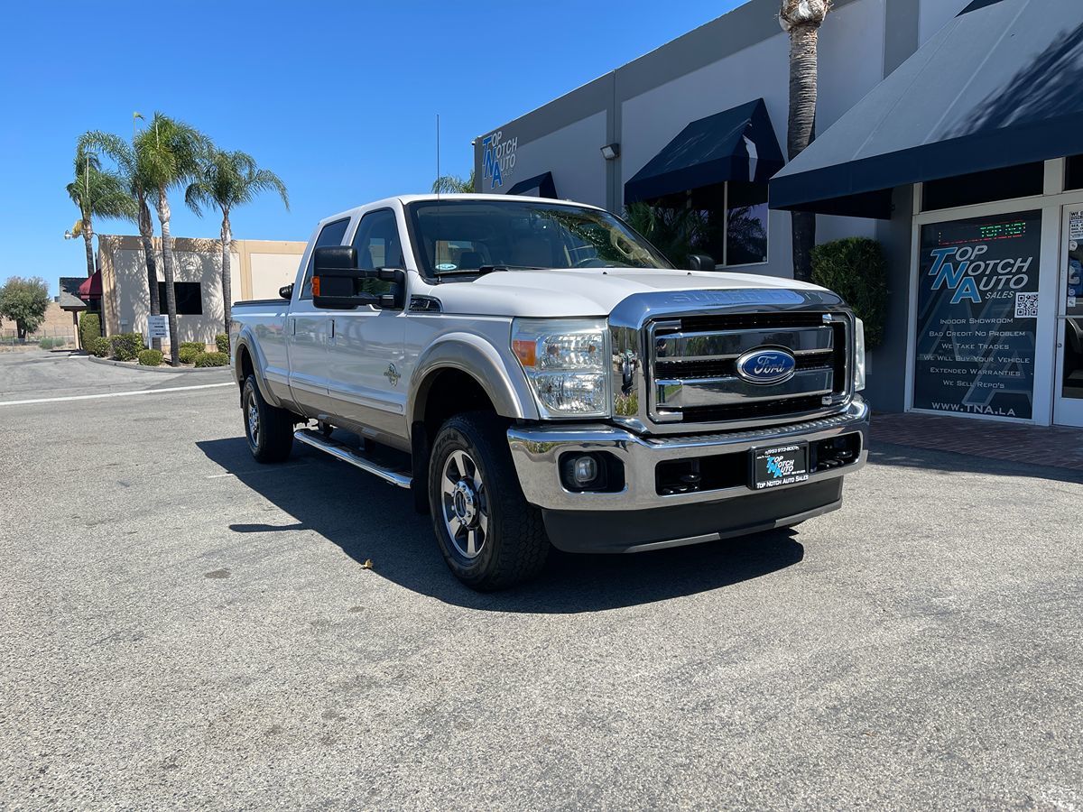 2011 Ford F-350 Lariat photo 3