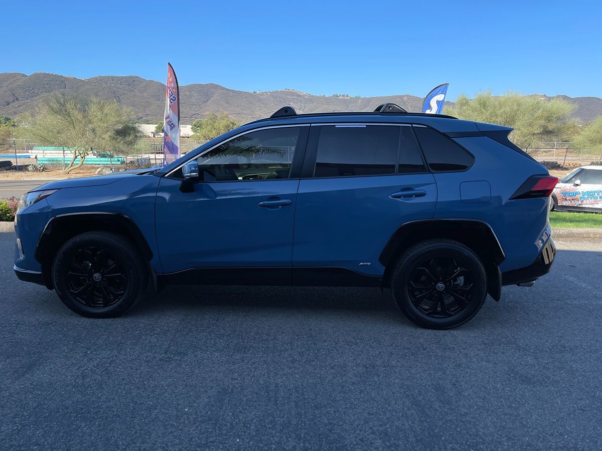 2022 Toyota RAV4 Hybrid SE photo 4