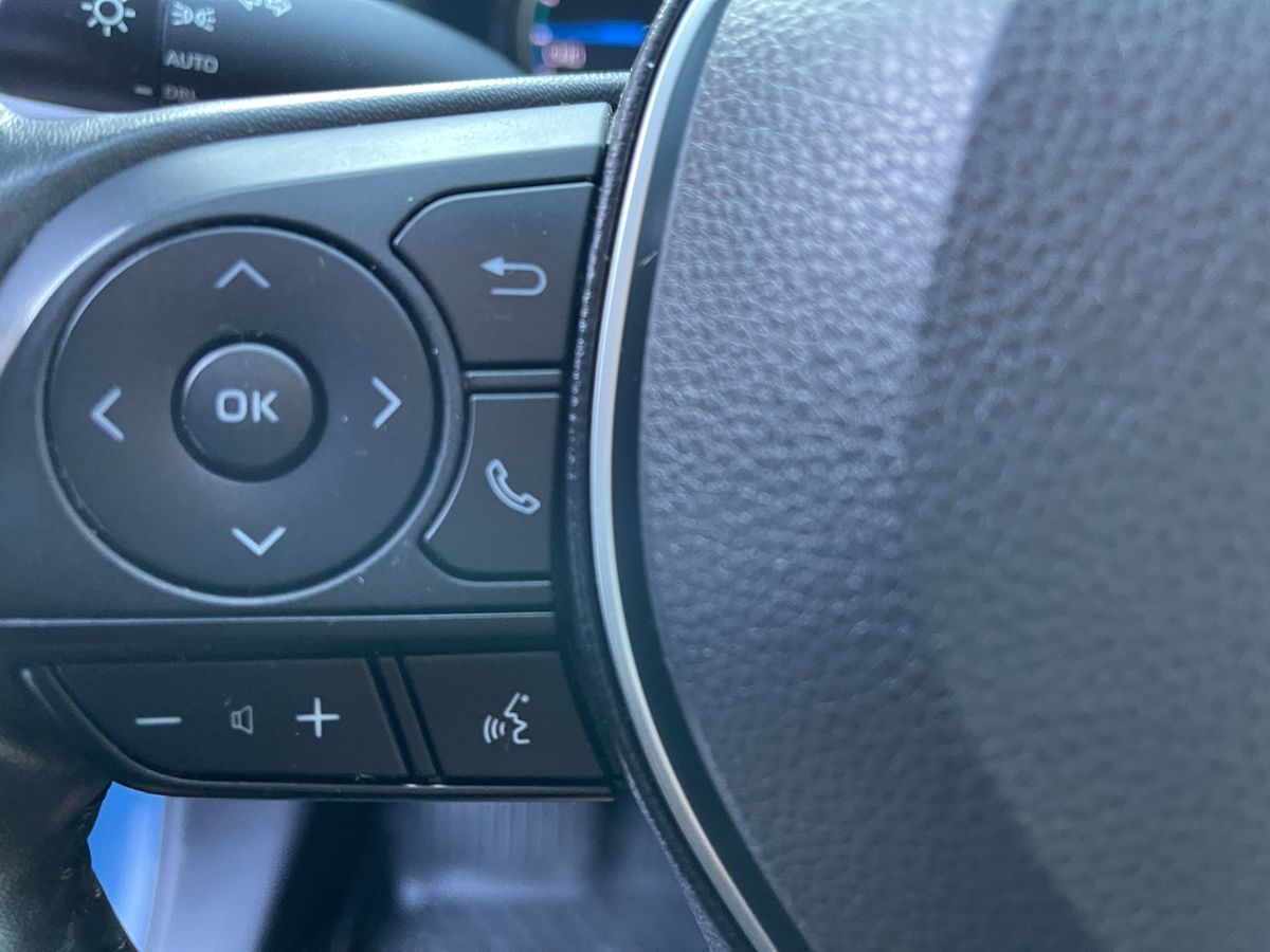 2022 Toyota RAV4 Hybrid SE photo 23