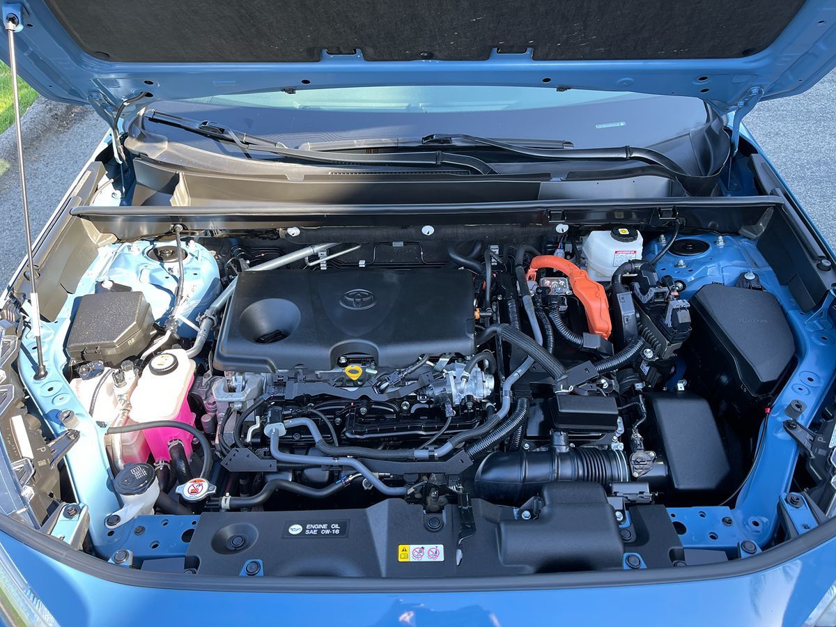 2022 Toyota RAV4 Hybrid SE photo 30